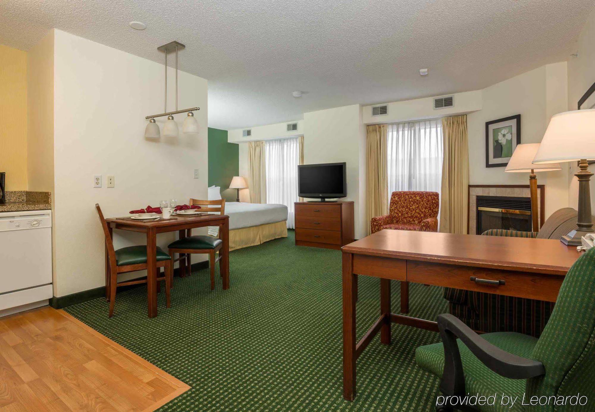 Residence Inn Houston North Exterior photo