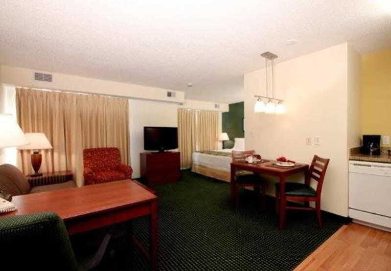 Residence Inn Houston North Exterior photo