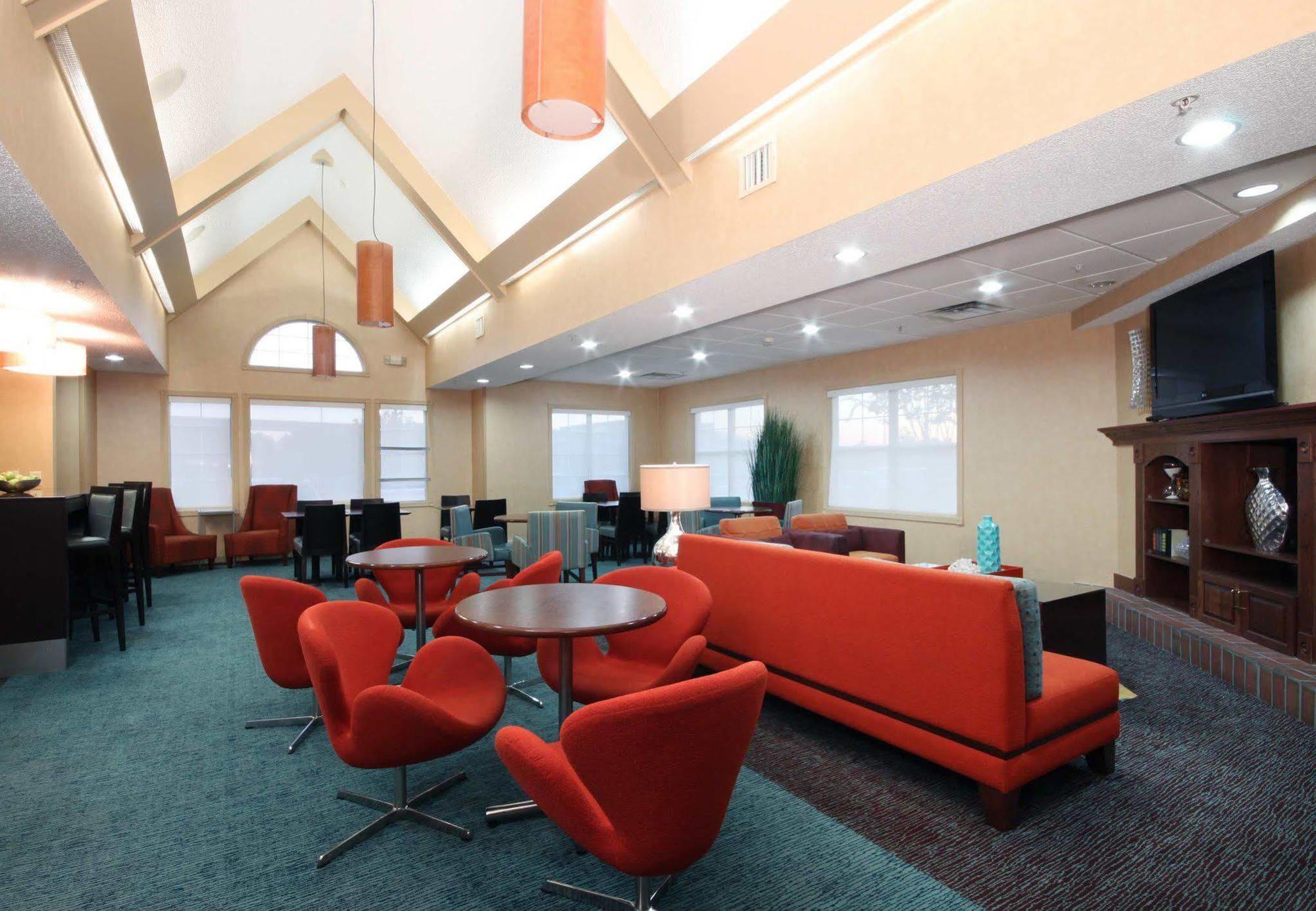 Residence Inn Houston North Restaurant photo